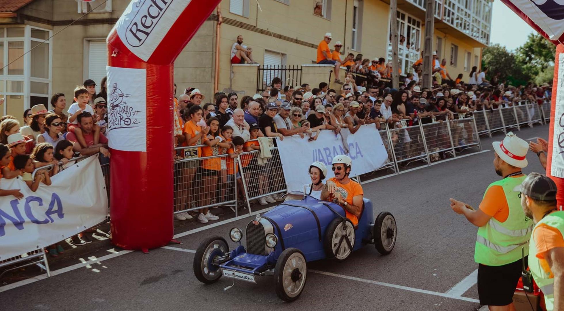 Foto de ediciones pasadas de las carrilanas a su paso por Esteiro.
