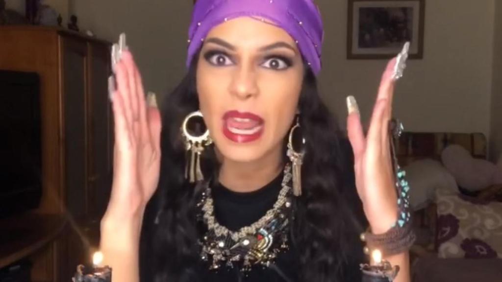 'La hija del jeque' encarnando a uno de sus personales virales, 'La Putonisa'.