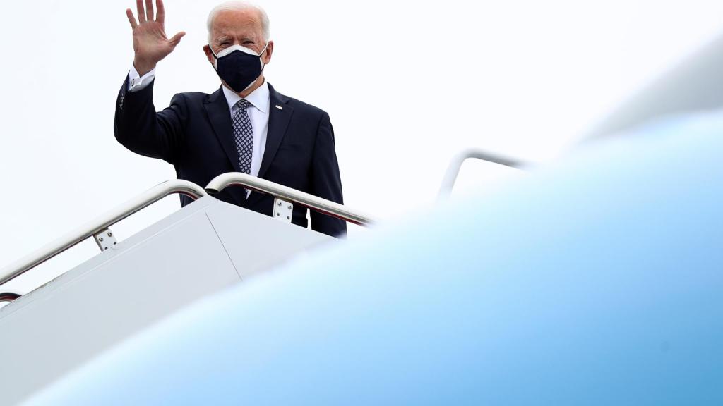 Joe Biden en el aeropuerto de Washington.
