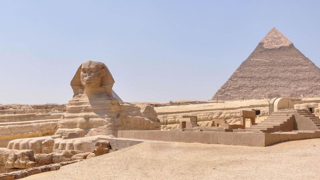 La Esfinge y la Gran Pirámide de Guiza.