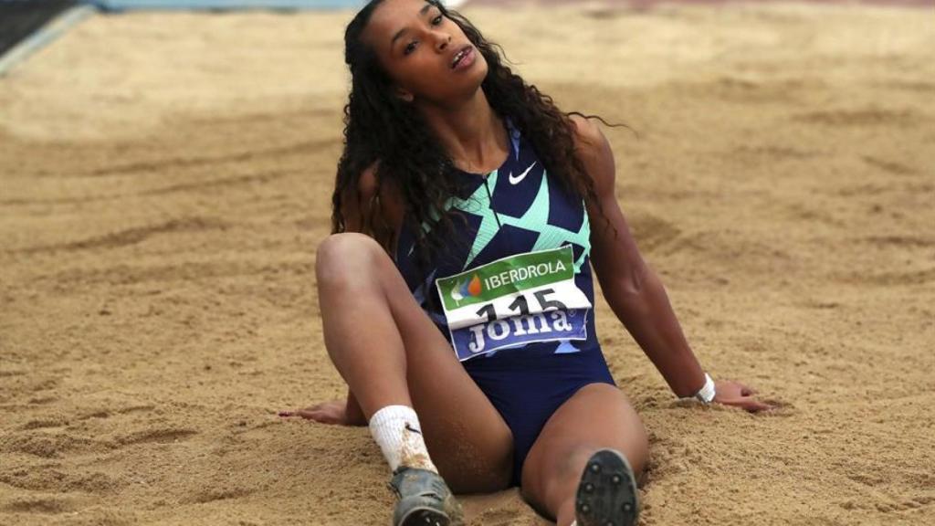 María Vicente se lamenta tras un salto