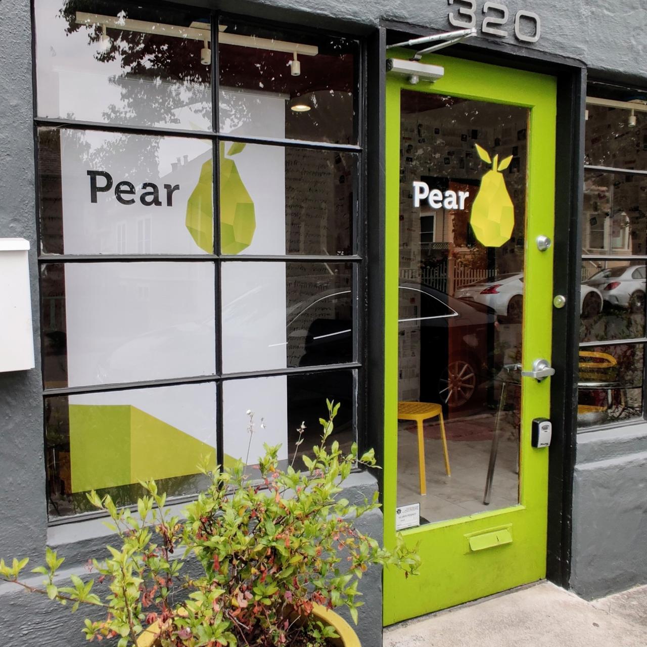 La oficina-garaje de Pear VC.