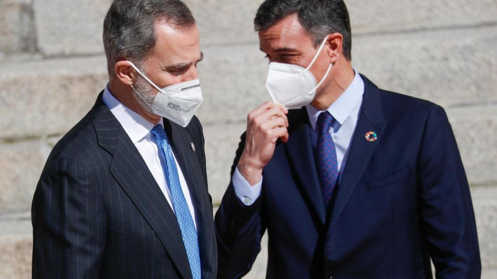 El rey Felipe VI y el presidente del Gobierno, Pedro Sánchez, este martes en el acto con motivo del 40 aniversario del 23-F.