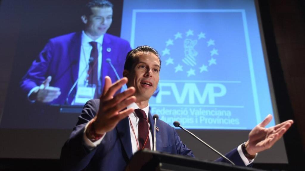 El presidente de la FVMP, Rubén Alfaro (PSOE).