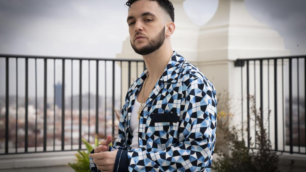 C. Tangana, eb una imagen.