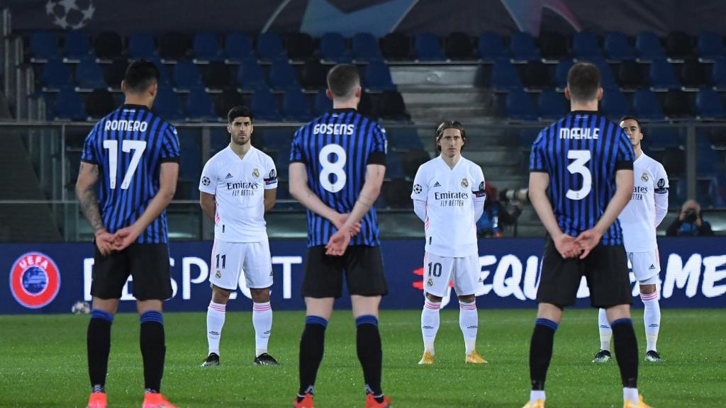 Minuto de silencio antes del Atalanta - Real Madrid