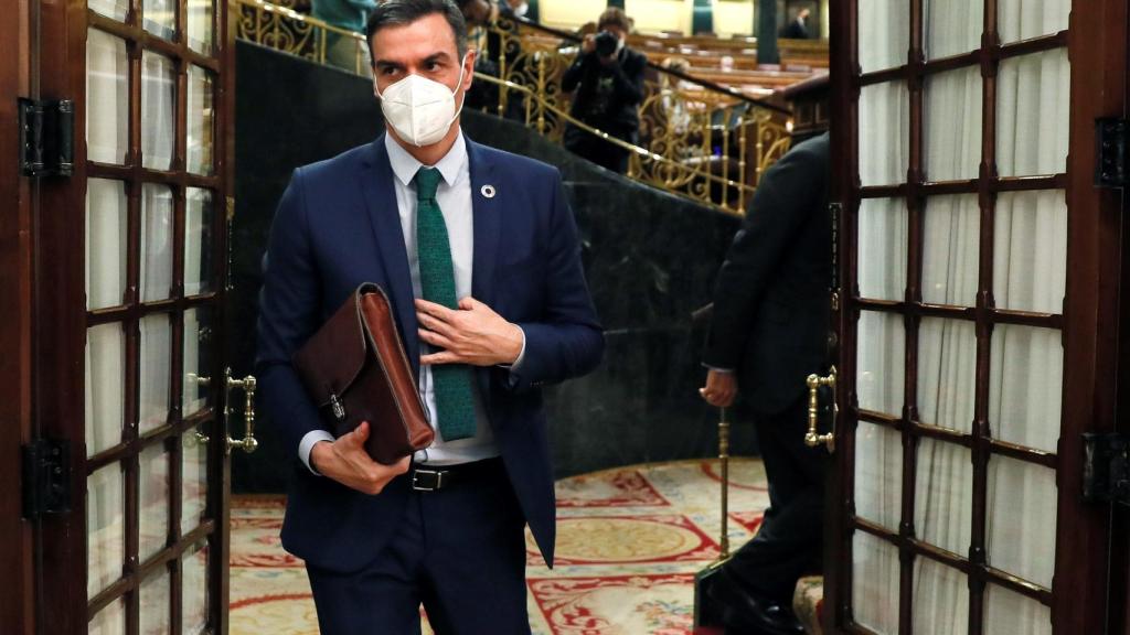 Pedro Sánchez, presidente del Gobierno, abandonando el hemiciclo del Congreso de los Diputados.