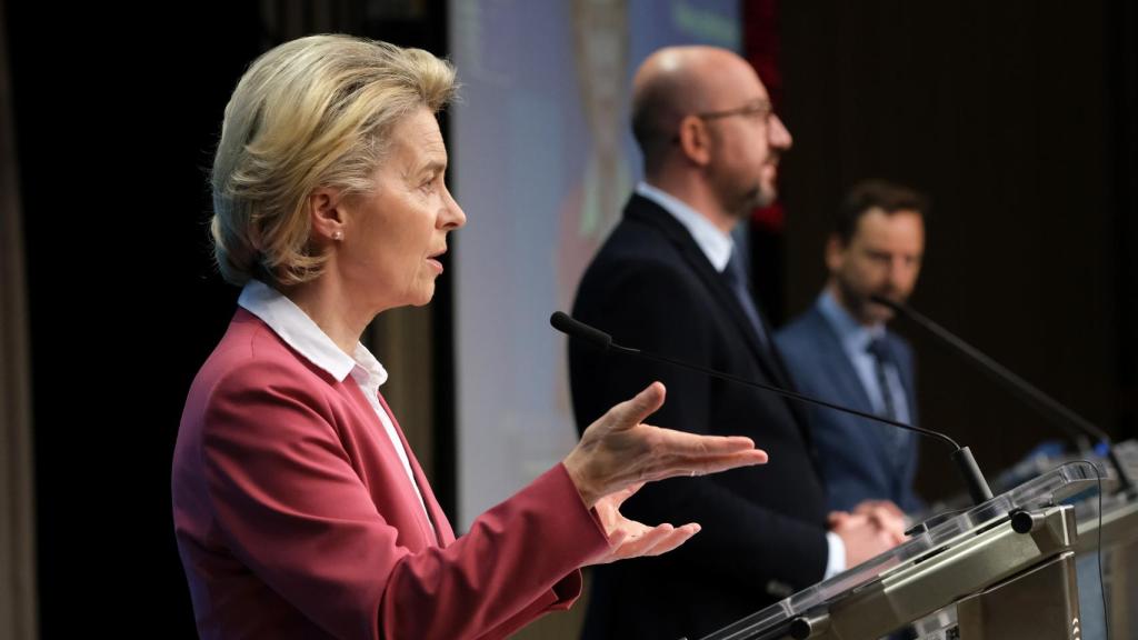 Ursula von der Leyen y Charles Michel, durante la rueda de prensa de este jueves
