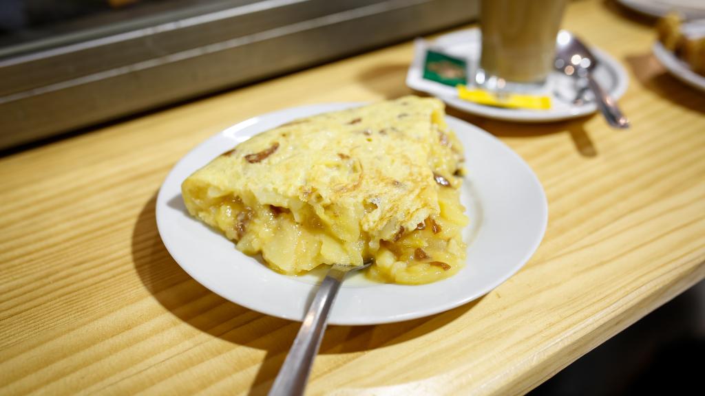 La tortilla de Casa Dani, preparada por la experta cocinera Lola Cuerda, fue nombrada la mejor tortilla de España en 2019.