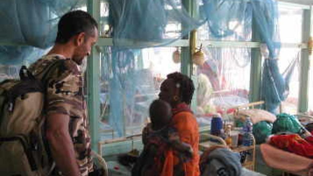 El doctor Pedro Cavadas en uno de sus viajes.