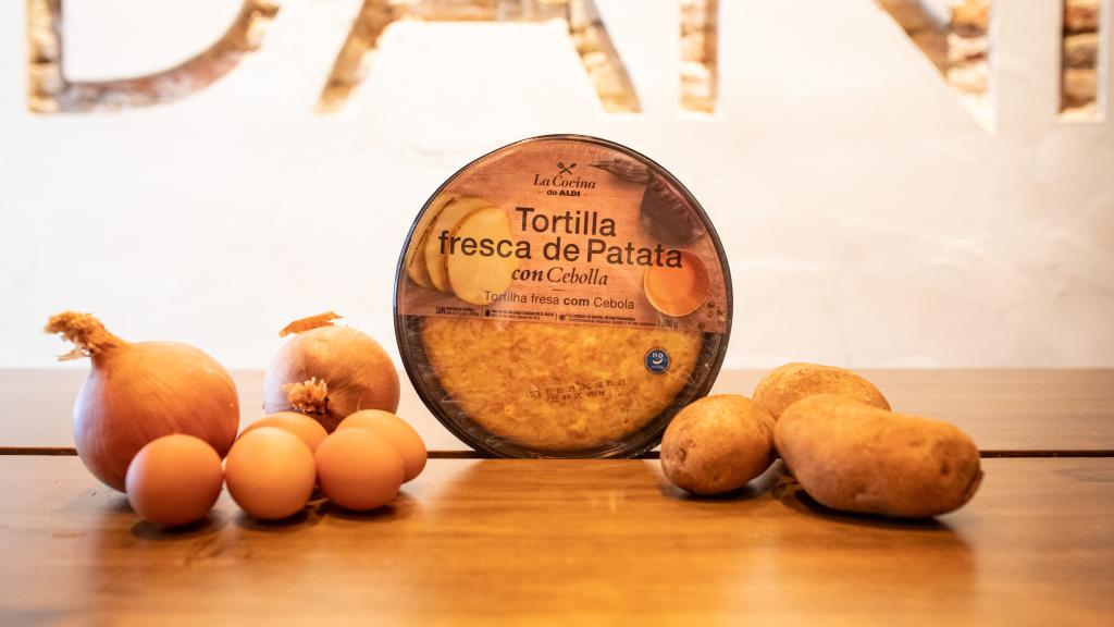 La tortilla de patata con cebolla de La Cocina de Aldi, su gama de platos precocinados.
