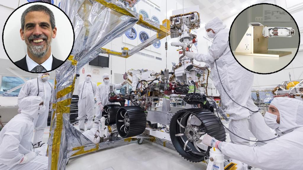 Miguel Ángel Carrera, el rover Perseverance y el brazo robótico de AVS