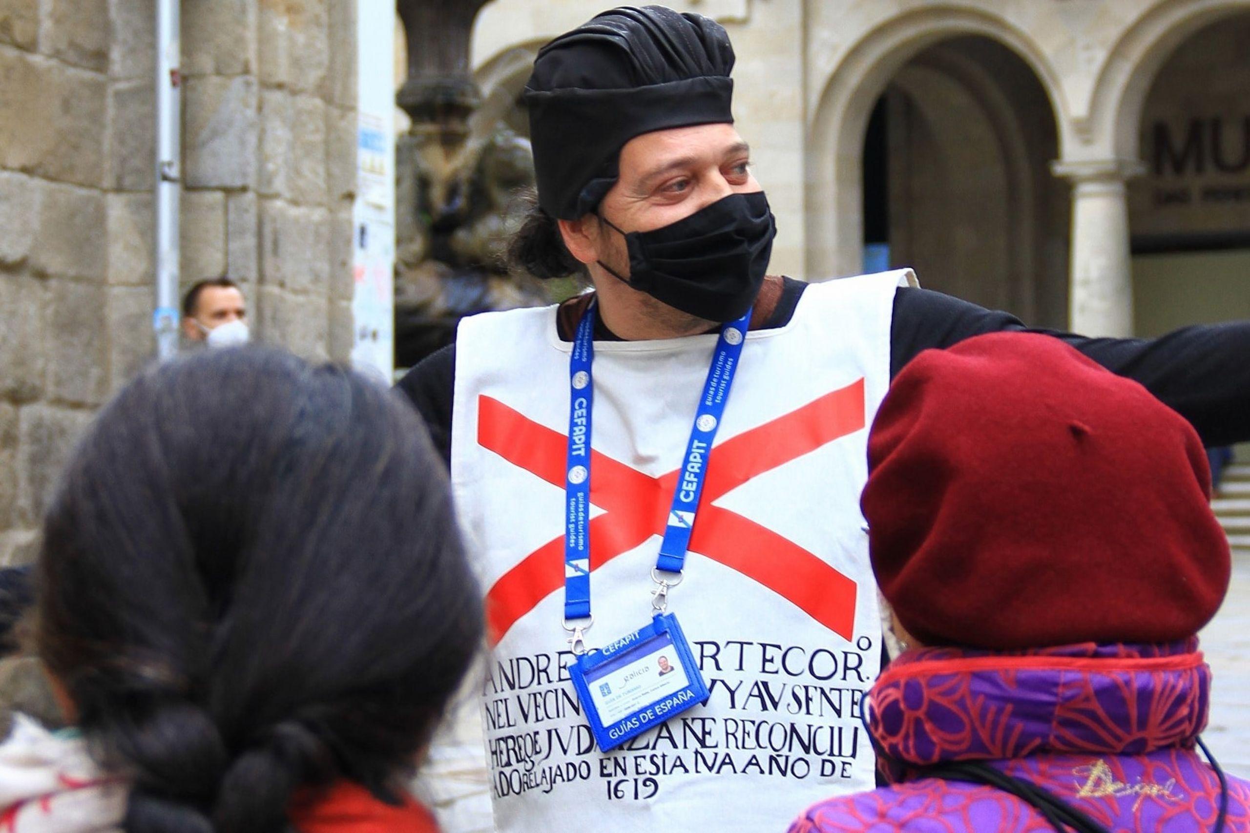 Solomon Meier durante una de sus visitas teatralizadas.