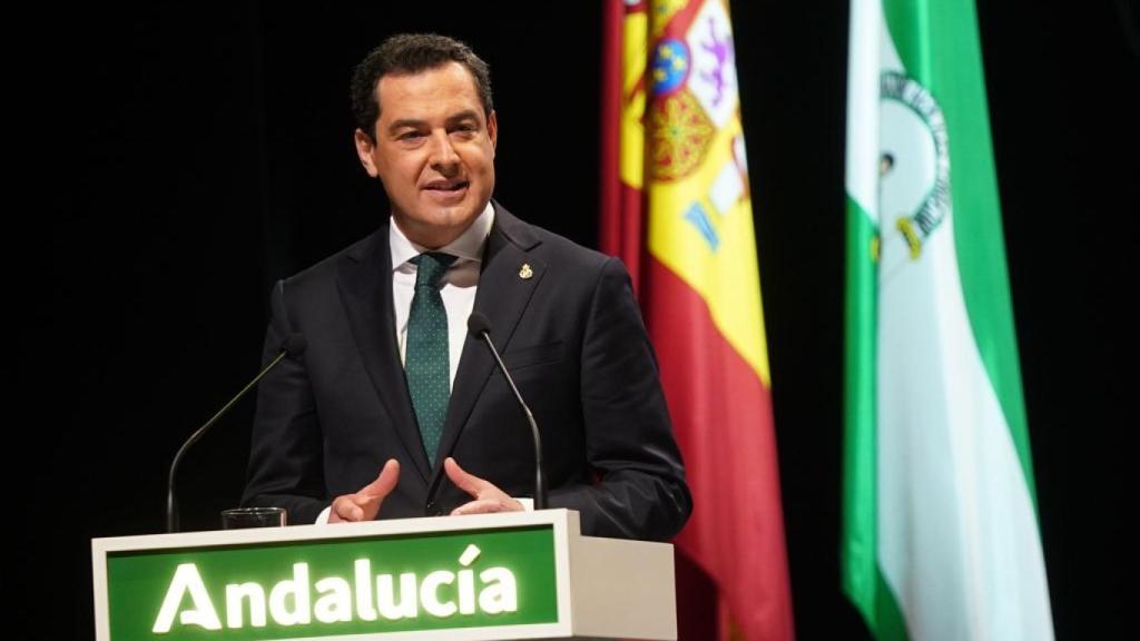 El presidente de la Junta de Andalucía, Juanma Moreno, durante su discurso por el 28F.