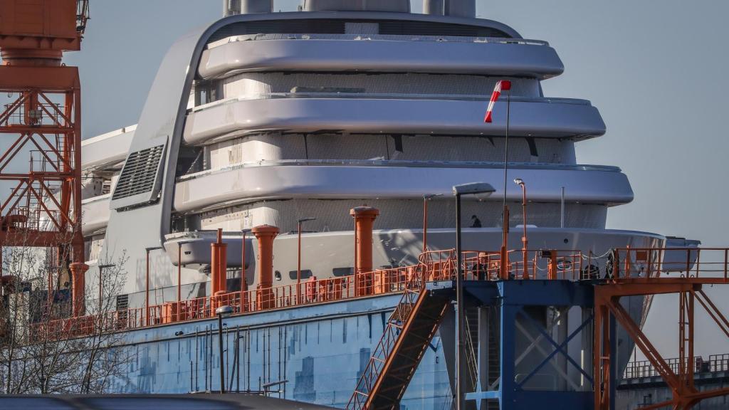 Yate Solaris de Abramovich