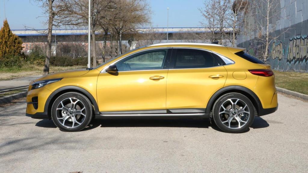 La línea de techo cae en este SUV.