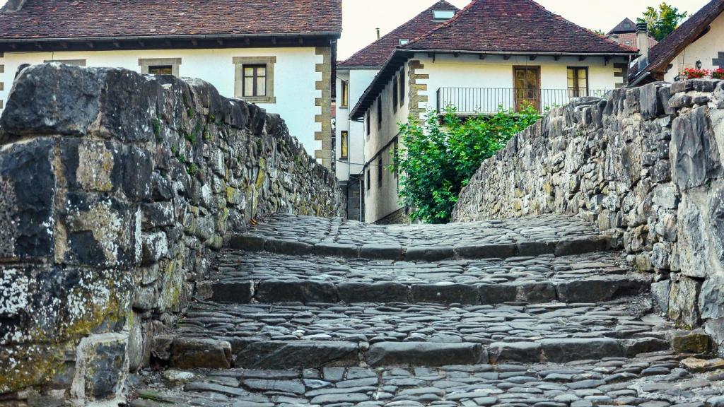 Ochagavía, Pamplona