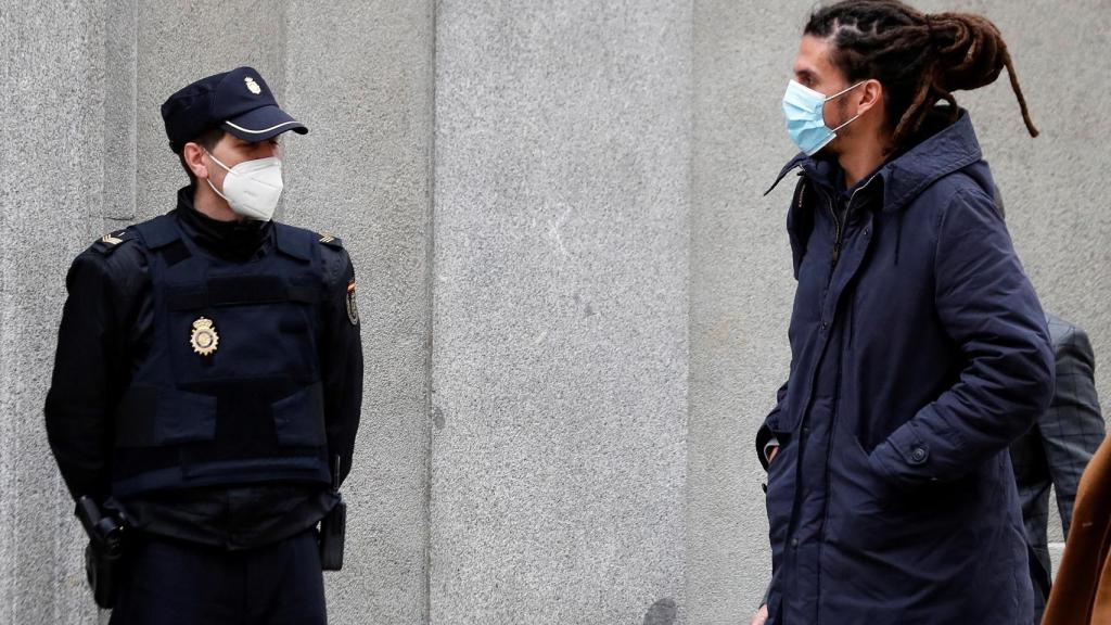 Alberto Rodríguez, diputado de Podemos, a las puertas del Tribunal Supremo.