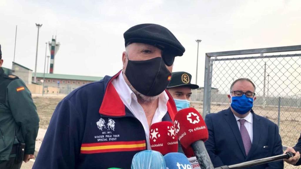 El excomisario José Manuel Villarejo, a su salida de prisión.