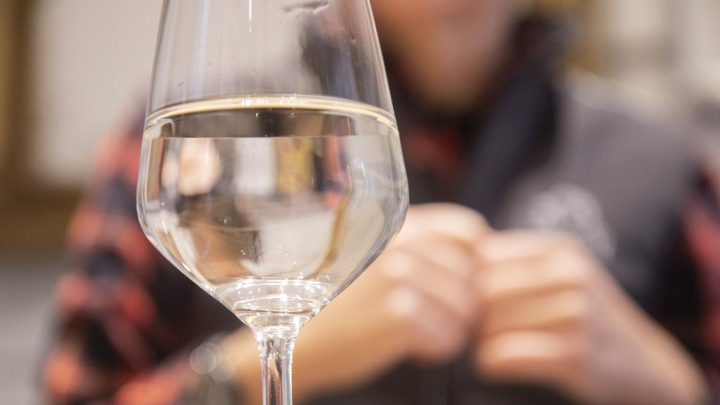 En una cata de agua, las copas han de estar limpias para que ningún resto de jabón distorsione la prueba.