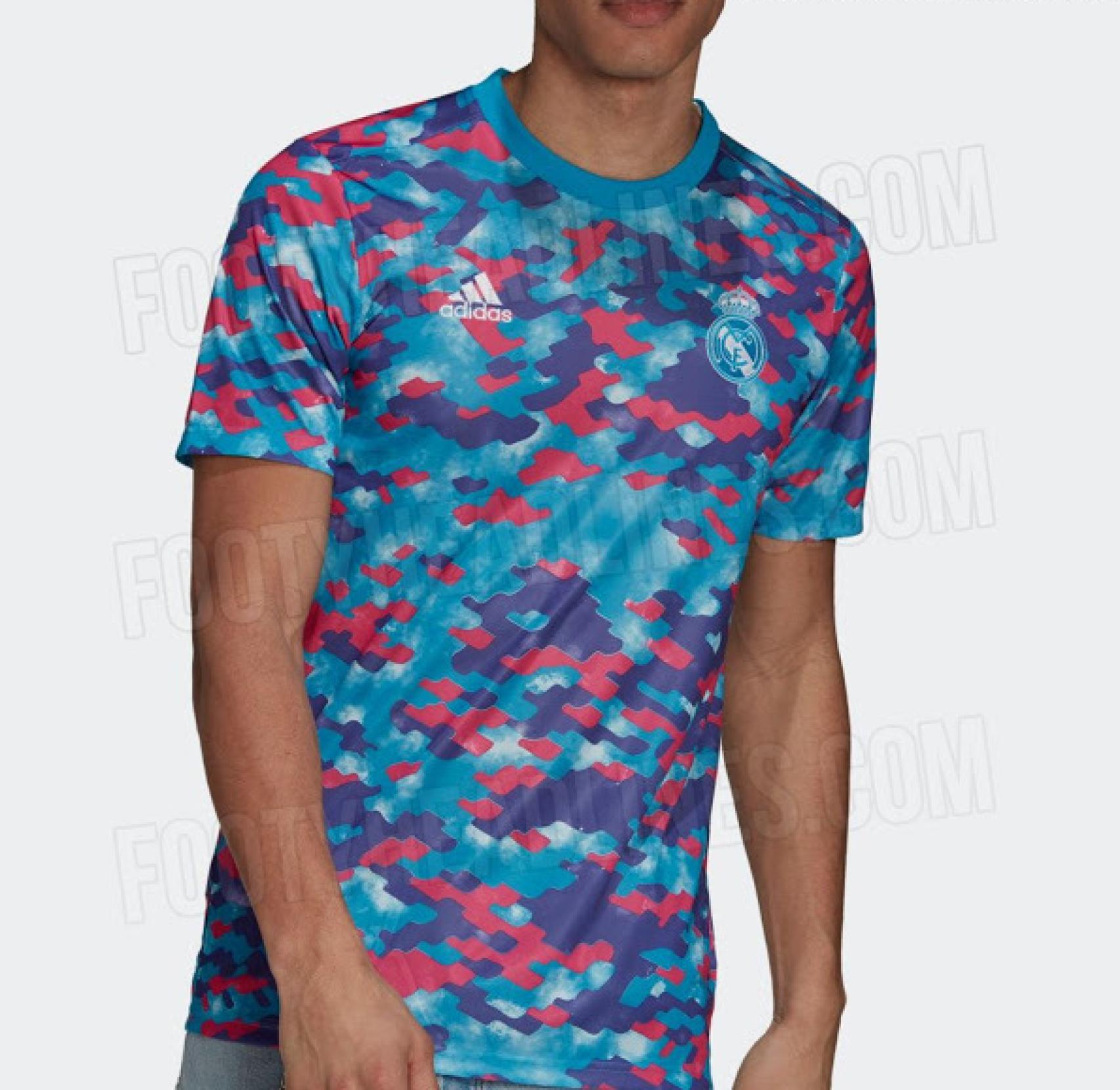 Camiseta prepartido del Real Madrid 2021/2022