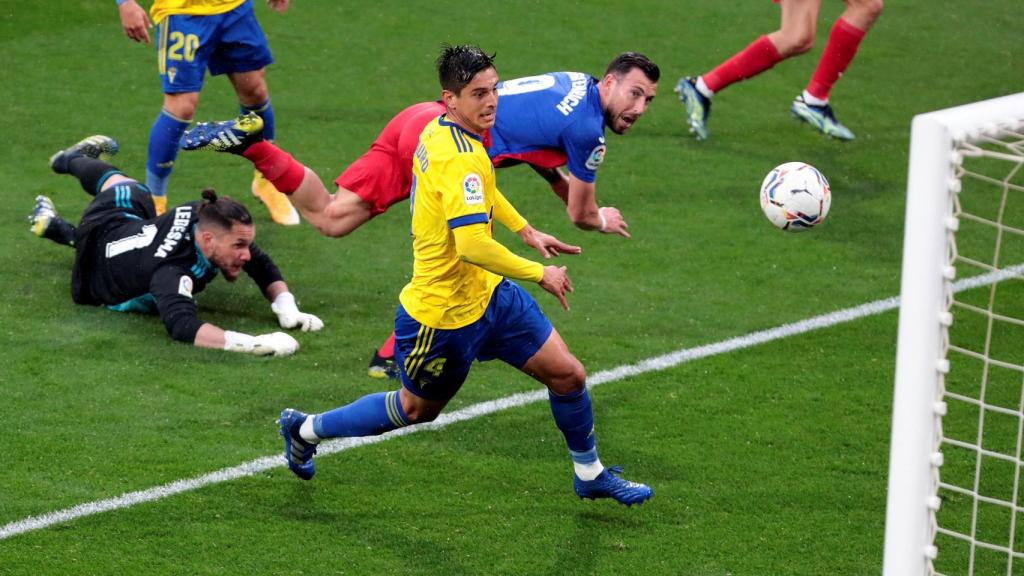 Gol anulado a Sergi Enrich por mano