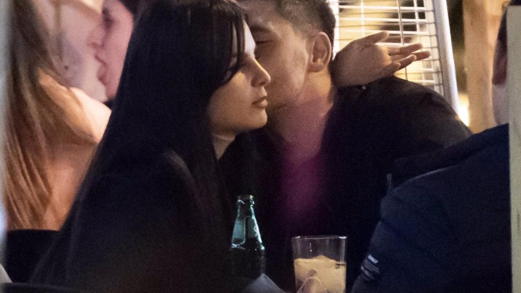 Alexia junto a su 'no novio'.