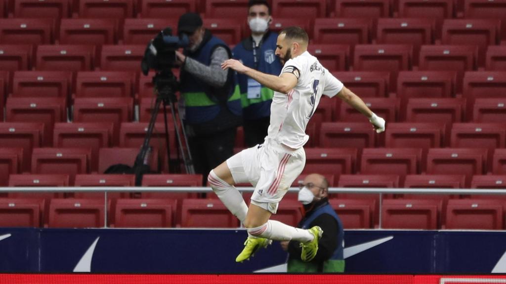 Karim Benzema celebra el gol del empate al Atlético de Madrid