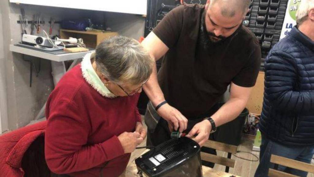 El Gobierno regional ha distinguido a Repair Café Toledo por reducir los residuos y promover la economía colaborativa