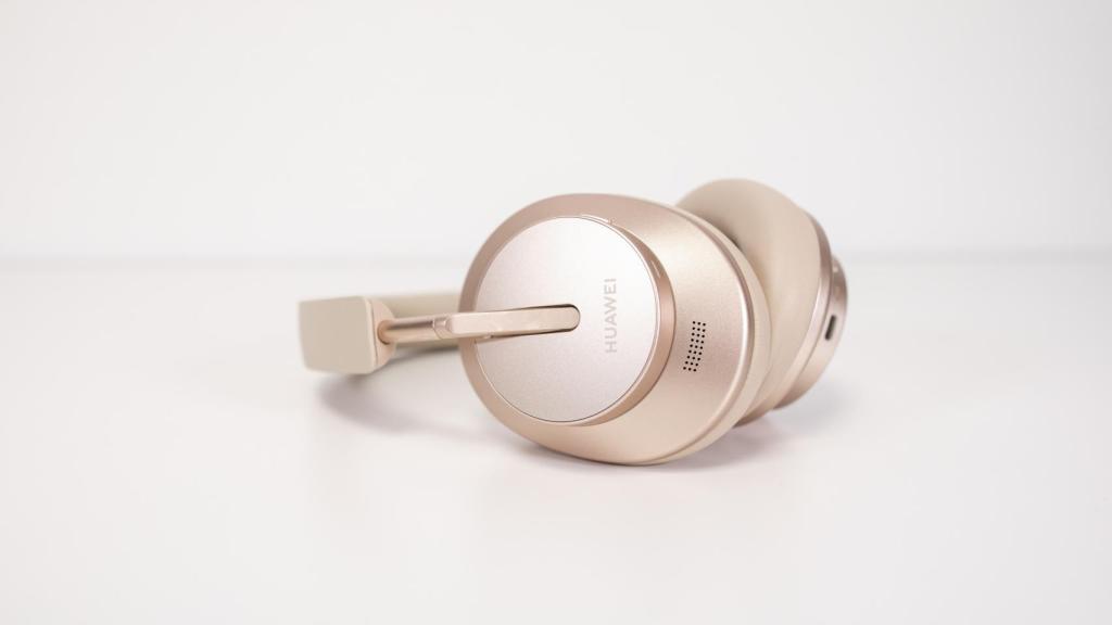 Huawei FreeBuds Studio