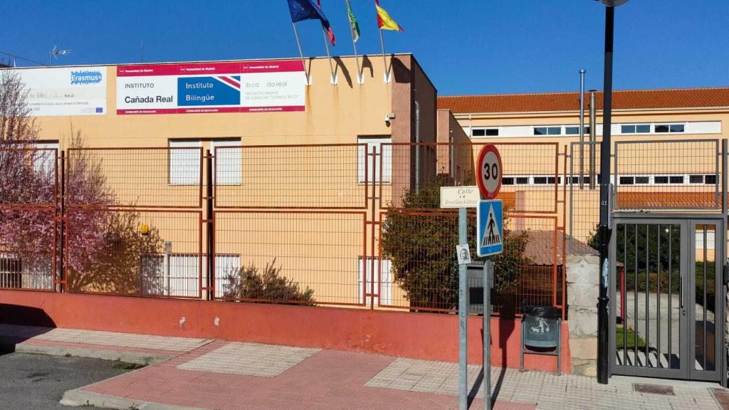 La entrada al IES Cañada Real, en Galapagar.