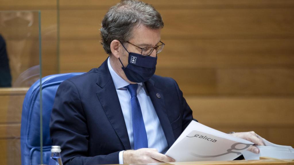 El presidente de la Xunta de Galicia, Alberto Núñez Feijóo, durante la sesión de control en el Parlamento autonómico.