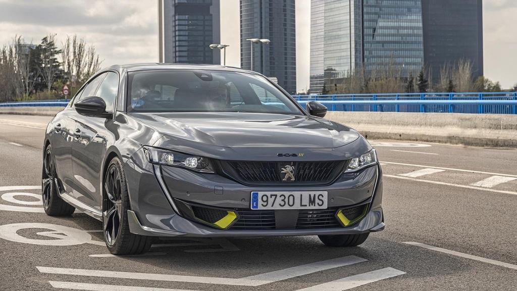 Al contar con la etiqueta CERO de la DGT no tiene restricciones.