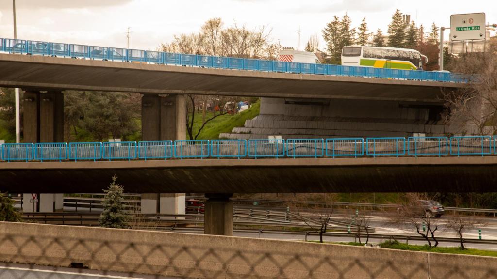El poblado de chabolas, situado entre los dos puentes de la M-30.