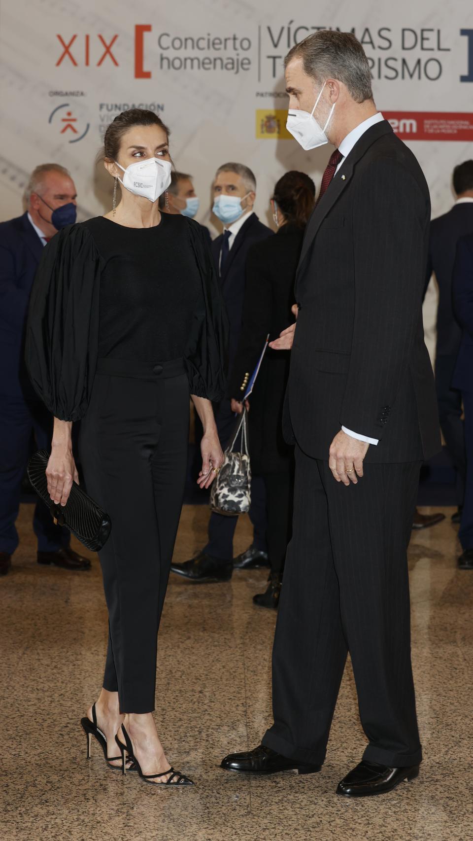 La Reina, con zapatos de Manolo Blahnik.