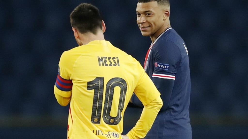 Messi y Mbappé, antes del comienzo de la segunda parte