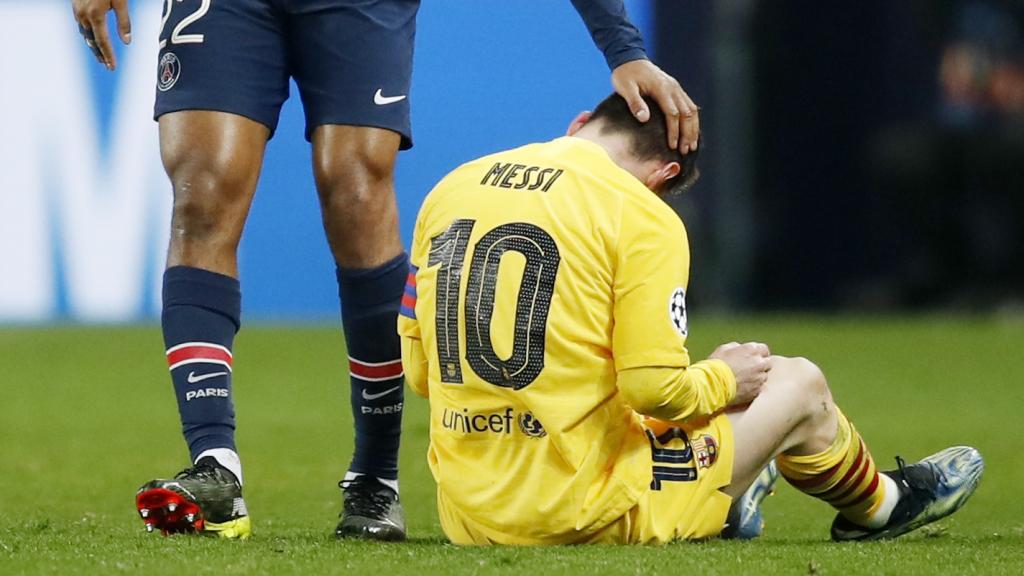 Abdou Diallo consuela a Leo Messi