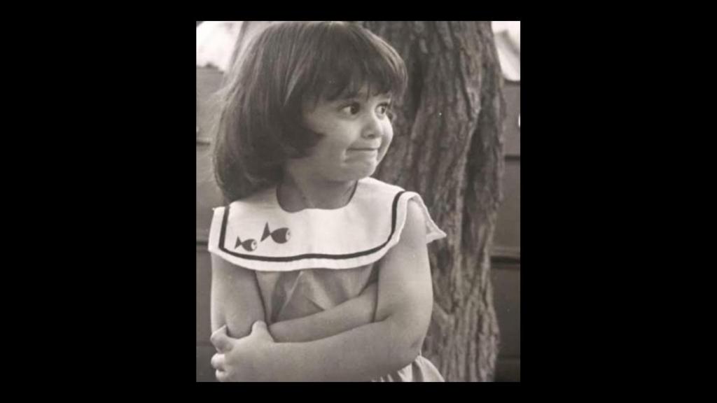 La presidenta madrileña, Isabel Díaz Ayuso, en una fotografía de niña.