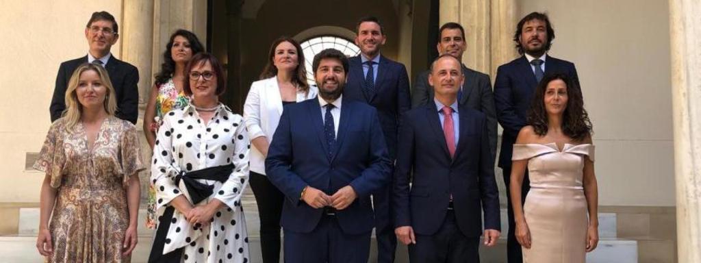 Posado de familia del Gobierno regional de coalición entre PP y Ciudadanos.