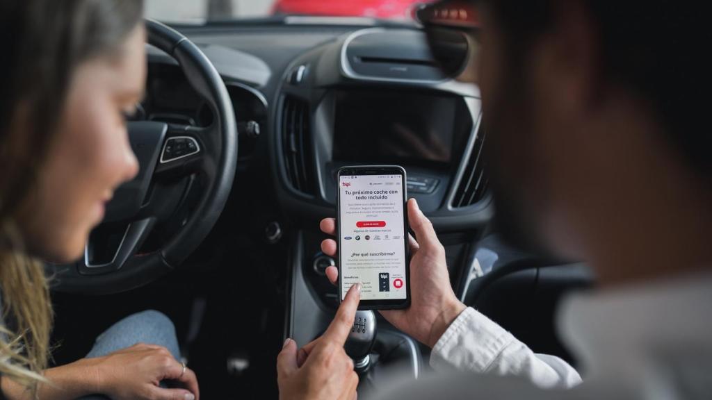 Usuarios utilizando la app de Bipi.