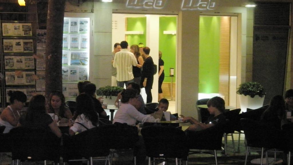 Inauguración de la primera tienda de llaollao en Denia en el año 2009.