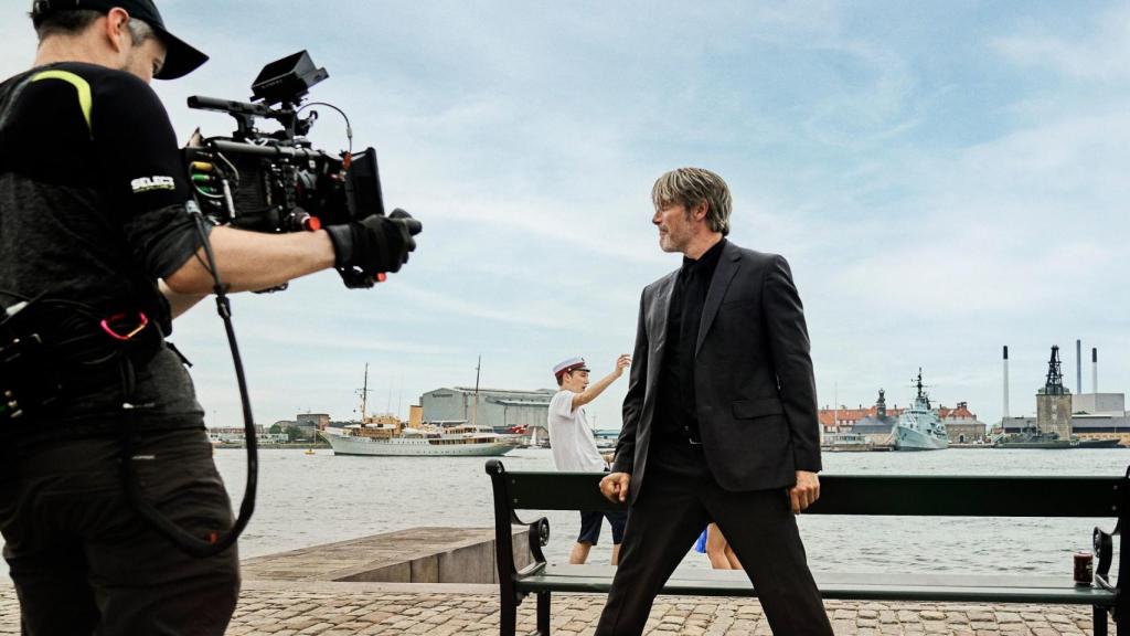 Thomas Vinterberg en el rodaje de 'Otra ronda'.