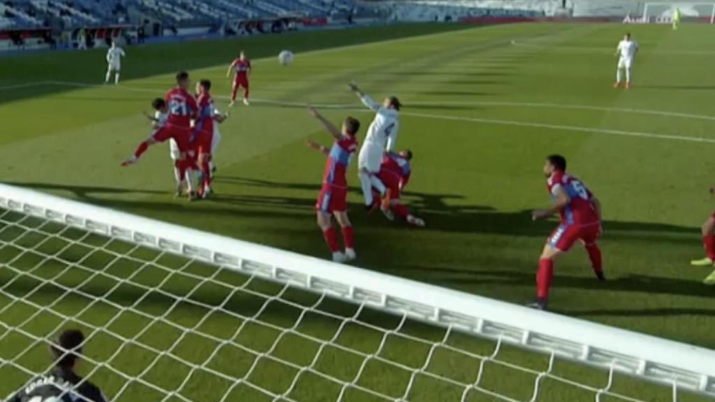 Penalti no pitado de Marcone a Sergio Ramos