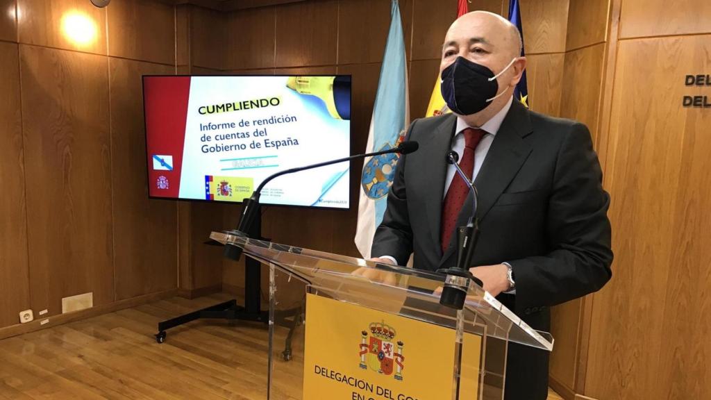 El delegado del Gobierno en Galicia, Javier Losada, en una rueda de prensa.
