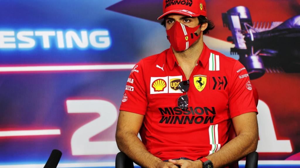 Carlos Sainz Jr. durante la rueda de prensa de los test de Bahrein
