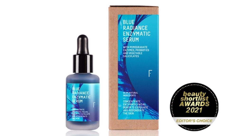 El sérum de Freshly Cosmetics ayuda a renovar la piel dejándola con una textura suave y lisa.