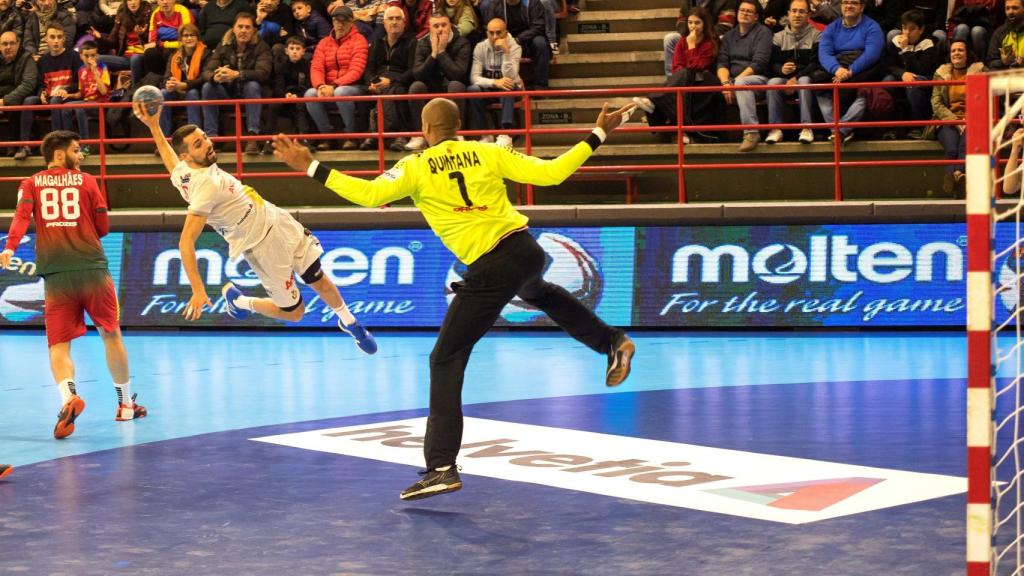 Alfredo Quintana en un España - Portugal