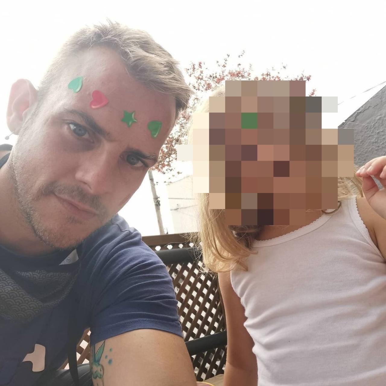 Álex Casedemunt junto a su hija, Bruna, en una foto de las que colgaba en sus redes con ella.