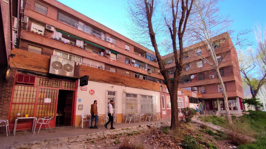 El antiguo barrio de Iglesias, con el Mesón Tino y la Asociación de Vecinos Fontarrón.