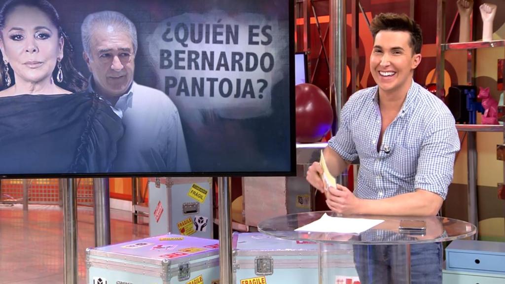 Omar Suárez provocaba el aplauso de sus compañeros tras felicitar a su padre.